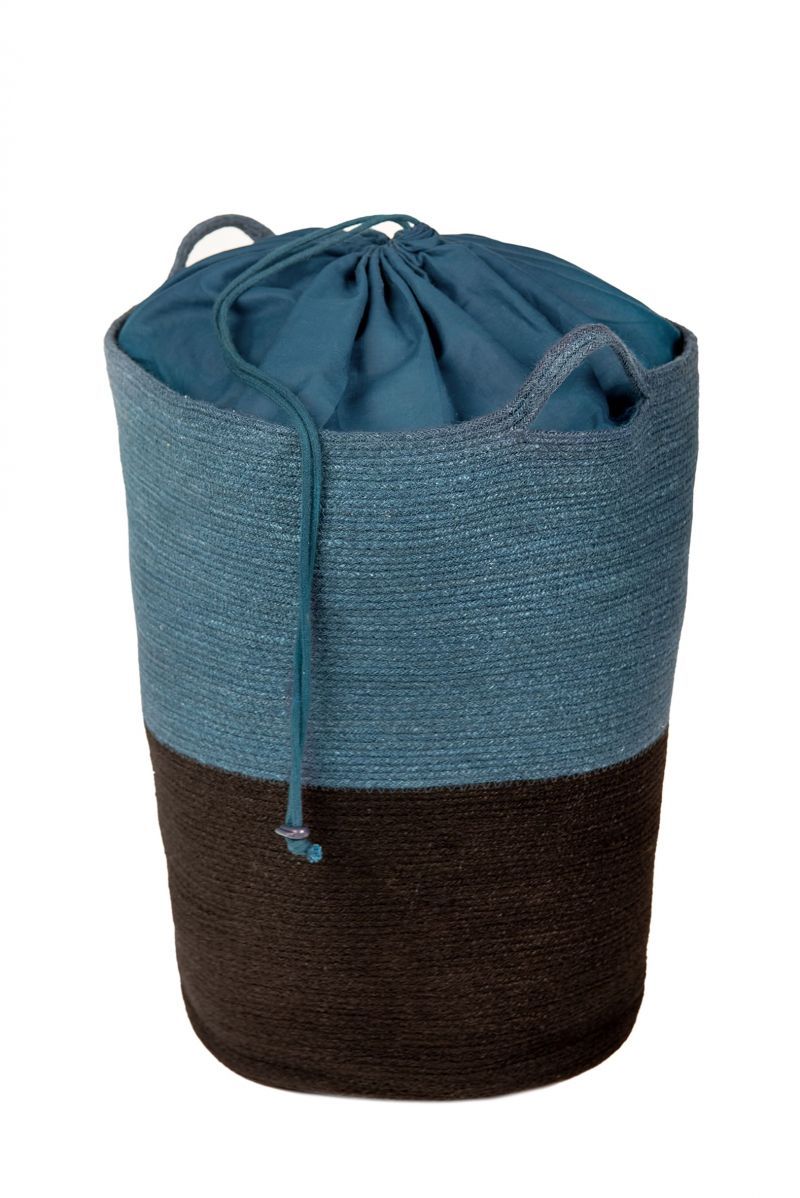 Φωτογραφία από JUTE LAUNDRY BASKET BLUE-BLACK WITH BLUE FABRIC 40X55CM